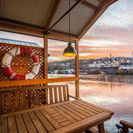 Houseboat Franklin - Houseboats Benjamin & Franklin Prague Exterior photo