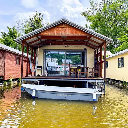 Houseboat Franklin - Houseboats Benjamin & Franklin Prague Exterior photo